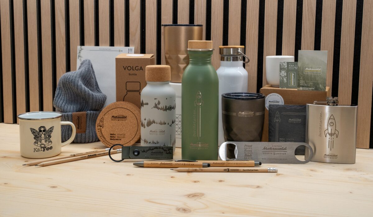 Merchandise, Give-Aways